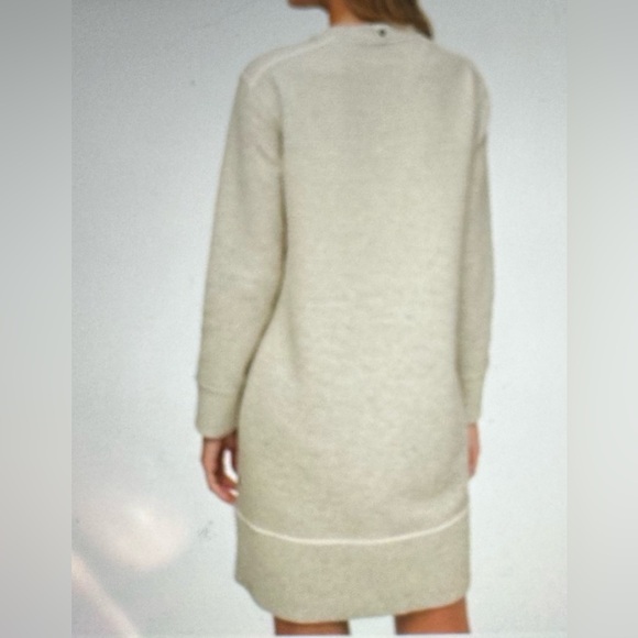 Hard to Find, Lululemon Woman’s On Repeat Dress with Removal Cowl Neck
Size 4 - Picture 2 of 10